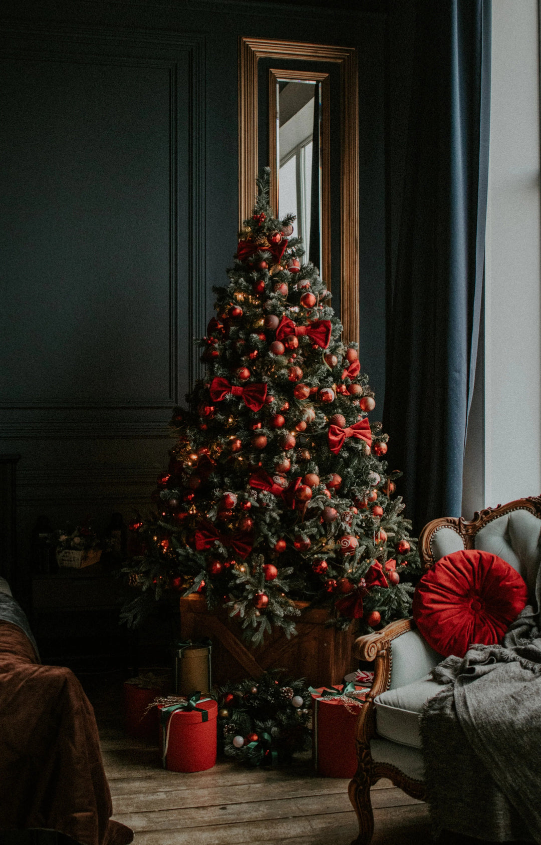 10 tips for å pynte juletreet som en proff - Juletrepynt.no