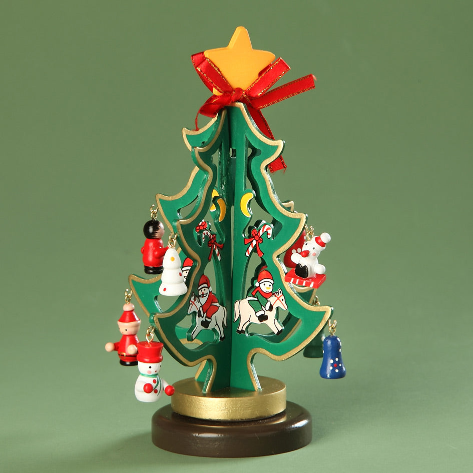Juletre i tre med hengende julepynt – 17,5 cm