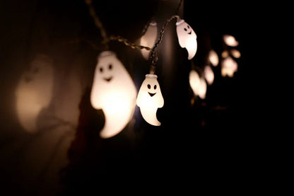 Lyslenke spøkelser - 3 meter 20 pærer. Halloween - Juletrepynt.no