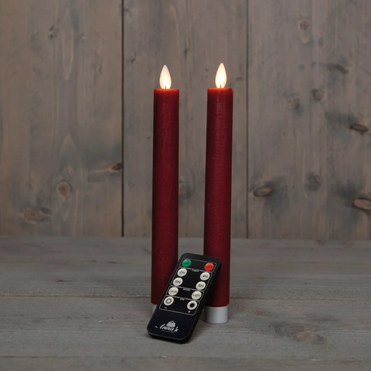 2 stk stearinlys burgunder - LED flamme - fjernkontroll - Juletrepynt.no