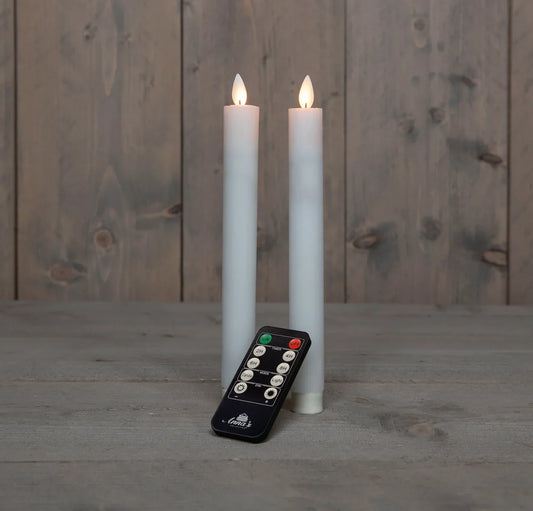 2 stk stearinlys hvit - LED flamme - fjernkontroll - Juletrepynt.no