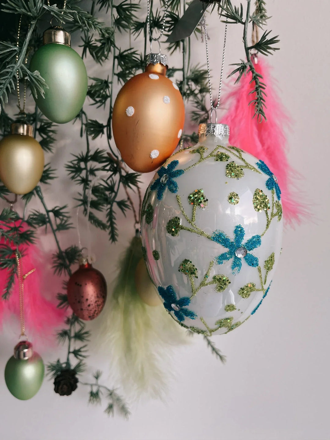 Stort påskeegg m/ blomster, 1 stk (12cm) - Juletrepynt.no