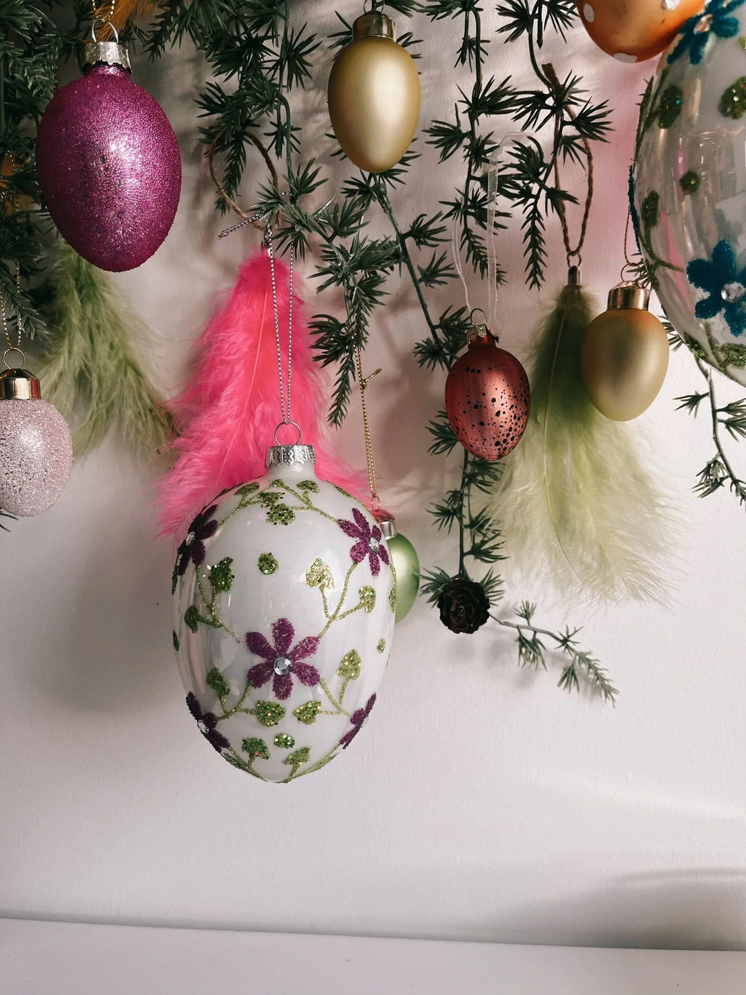 Stort påskeegg m/ blomster, 1 stk (12cm) - Juletrepynt.no