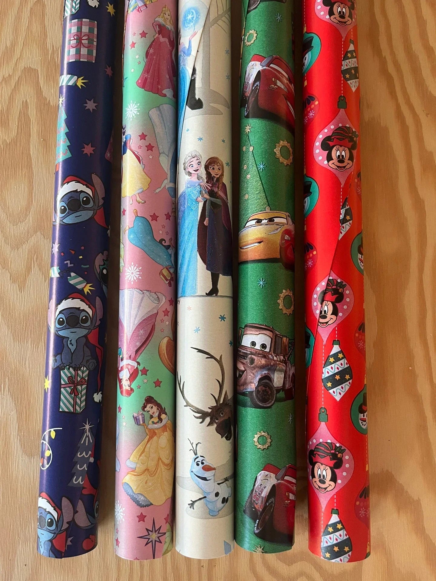 Disney gavepapir 200 cm - Juletrepynt.no